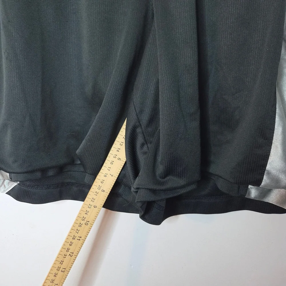 Nike Basketball Shorts Mens XL Black Silver Mesh Athletic Performance Pockets